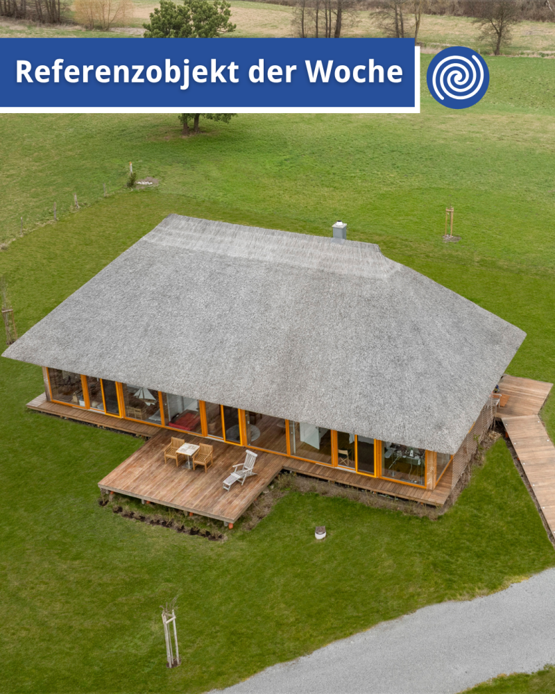 Reetdachhaus am Kummerower See heizt mit Erdwärme